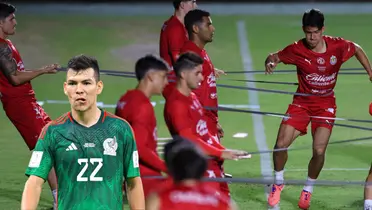 Jugadores de fondo en entreno, foto de Chivas, con Lozano al frente