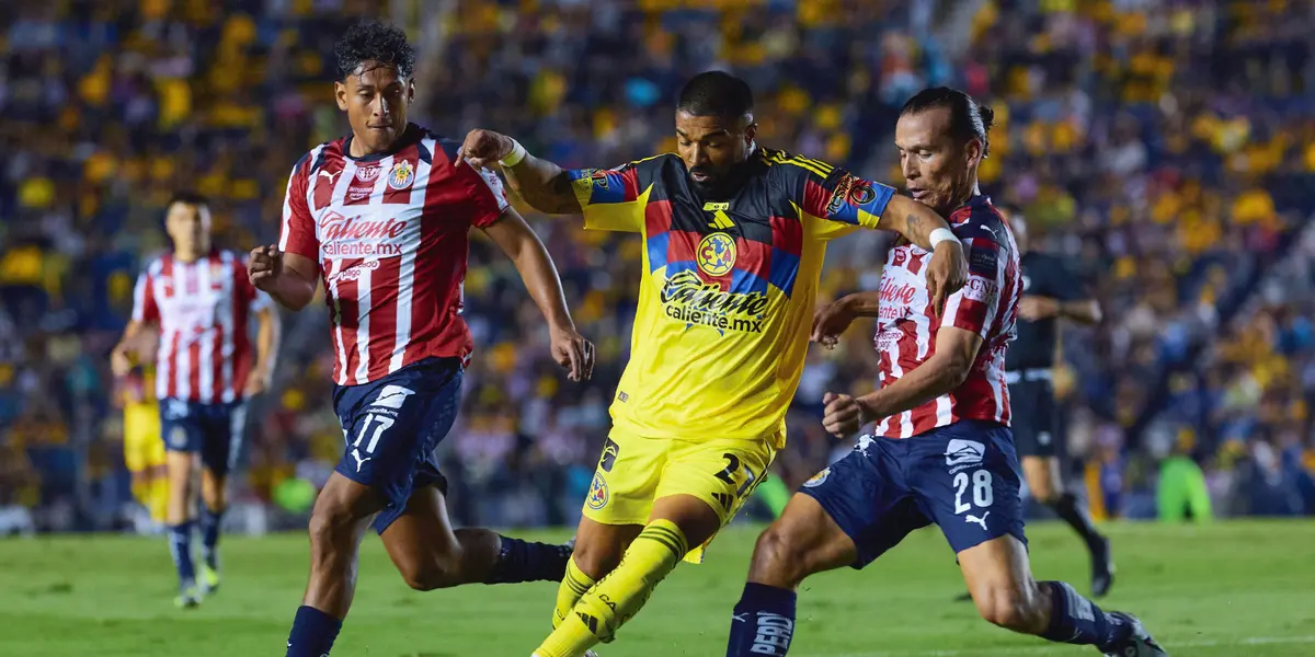Jugadores en el clásico. Foto: América