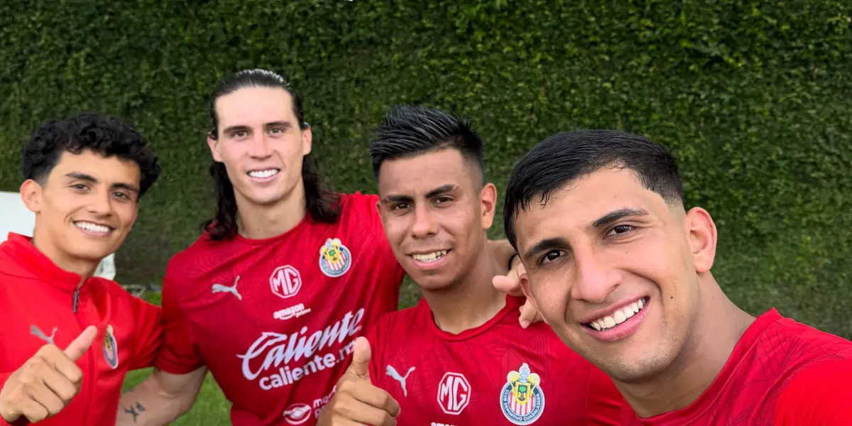 Jugadores en entreno. Foto: Chivas