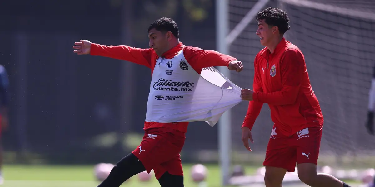 Jugadores entrenando. Foto: Chivas