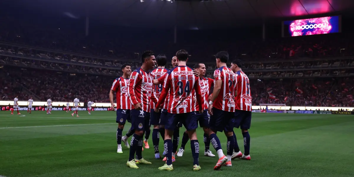 Jugadores festejando. Foto: Chivas