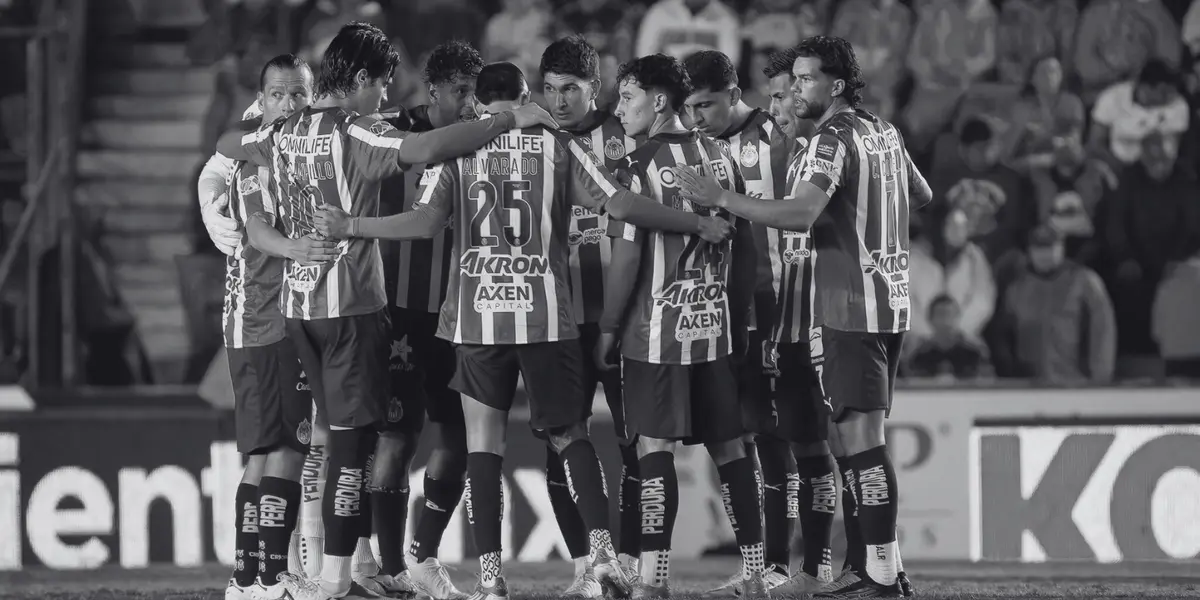 Jugadores previo a partido. Foto: Chivas