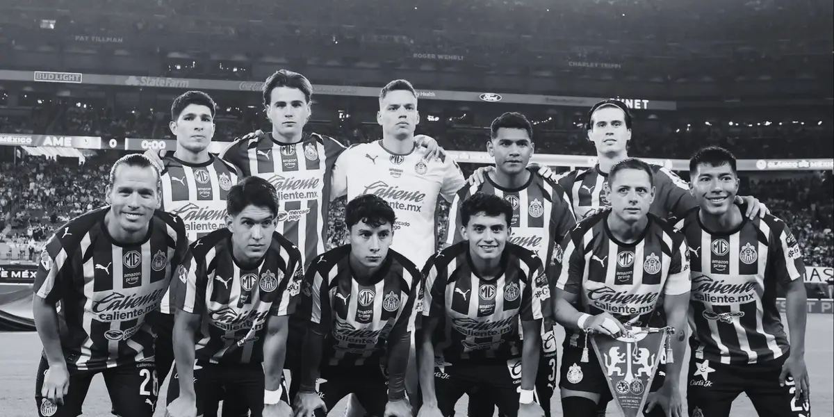 Jugadores previo a partido. Foto: Chivas