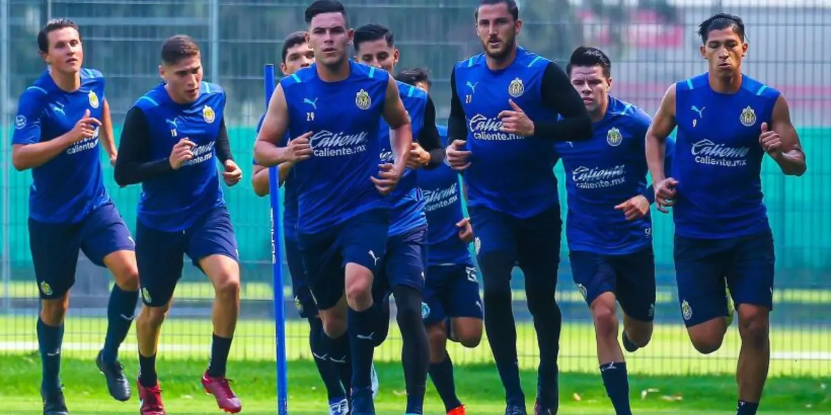 Jugaron menos que Miguel Ponce en el torneo, le faltaron el respeto a Chivas, pero ya se van del equipo.