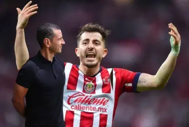 La Selección Mexicana habría tenido que ver en el bajo rendimiento de lateral de las Chivas, Alan Mozo en contra de los Pumas