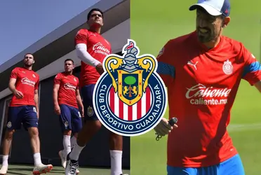 Los 2 futbolistas que estarían a punto de salir de Chivas, Paunović ya no los querría en el equipo.