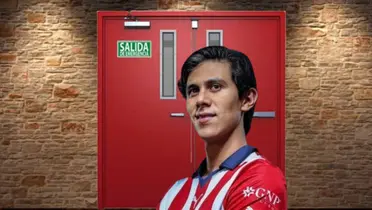 Macías en la puerta de salida