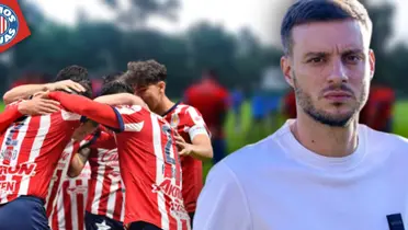 Martín Anselmi y jugadores de Chivas (Fuente: MEXSPORT)