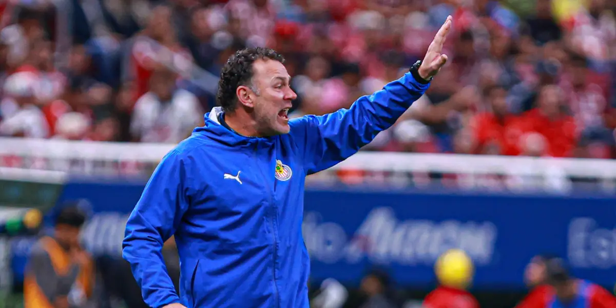 Milito en partido. Foto: Chivas