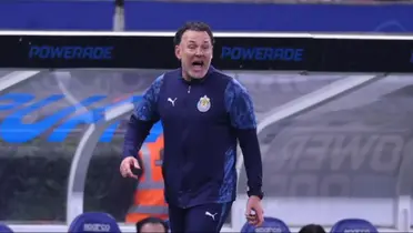 Milito en partido. Foto: Chivas