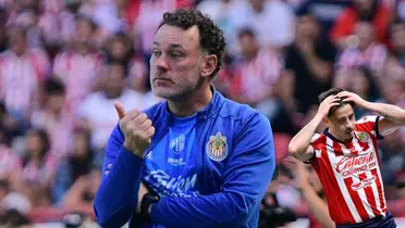 Mozo en partido, foto de Chivas, con Mozo al frente