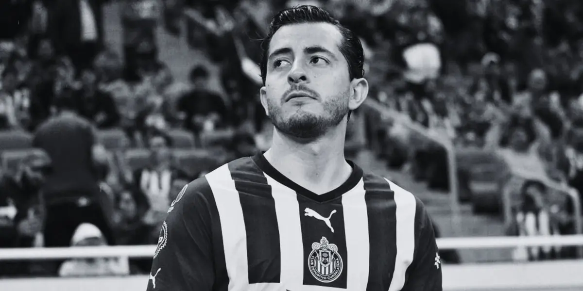 Mozo en partido. Foto: TV Azteca