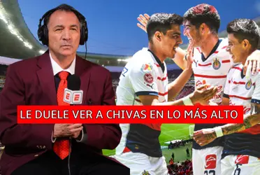 No soporta ver al Guadalajara en lo más alto y así se metió Mario Carrillo con el buen paso de Chivas.
