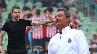 Ortega y Gago con jugadores de Chivas/FOTO: Podium Deportes