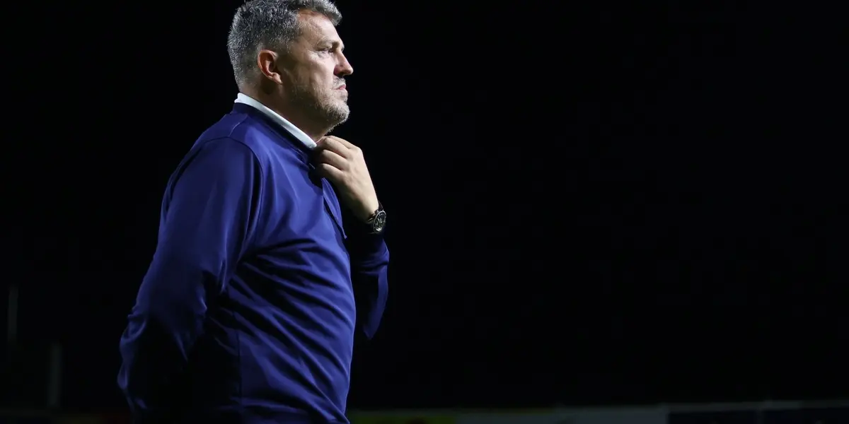 Óscar García tiene borrado a la mayor figura de Chivas del Apertura 2024 | Foto: X @oscargarciaj