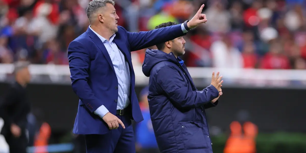 Óscar García ya tendría a su delantero favorito y no es Chicharito ni Pulido | Foto: X @chivas