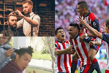 Pasó de ser multi Campeón en Chivas a cortar el cabello.