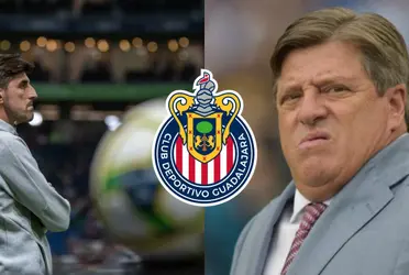 Paunovic le da clases de humildad a Herrera