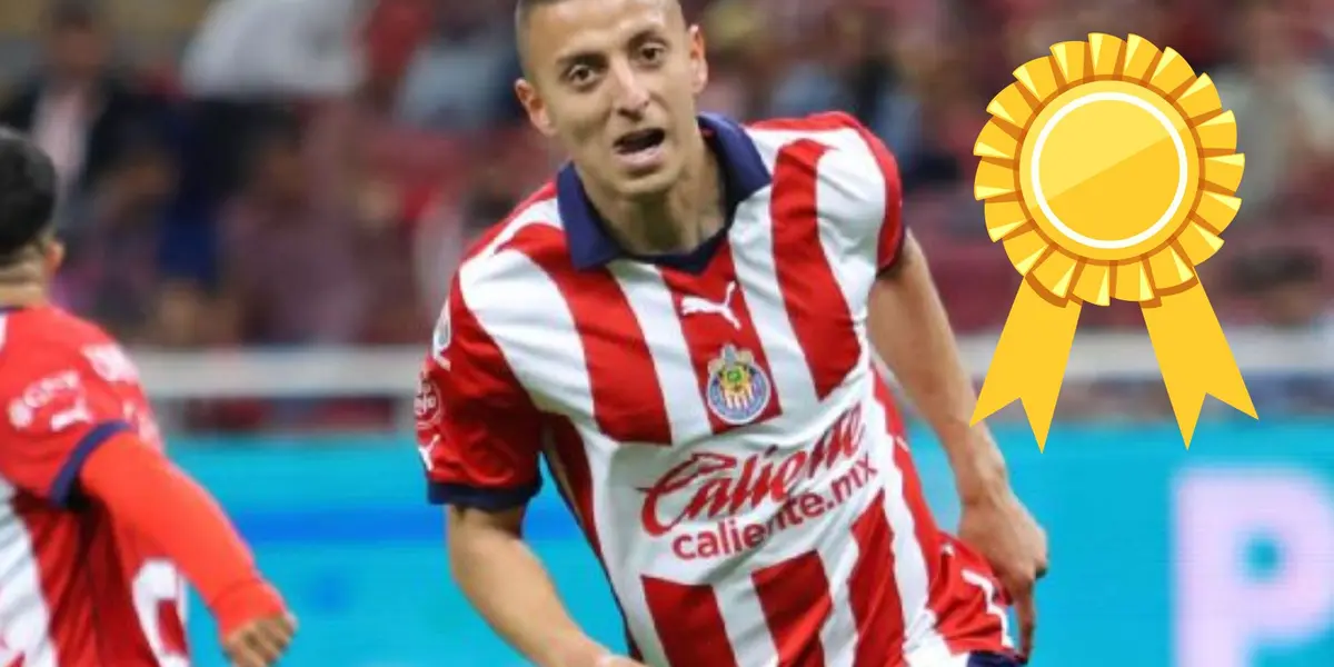 Piojo Alvarado y su medalla