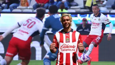 Piojo en partido con Chivas y Cowell/FOTO: X Chivas