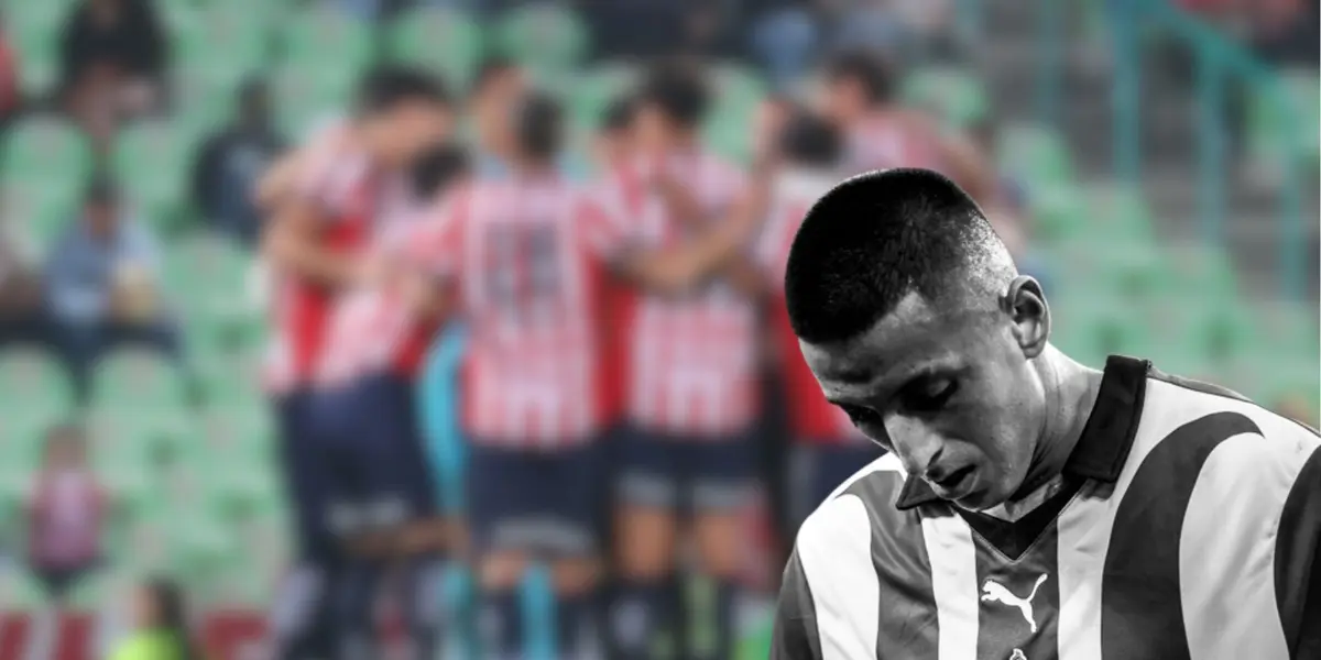 Piojo se lamenta con jugadores de Chivas/FOTO: Pódium Deportes