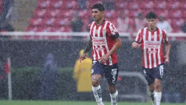 Pocho Guzmán podría salir de Chivas y su paradero parece delatar su próximo destino | Foto: IG @pochoguzman95