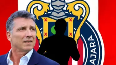 Robert Dante Siboldi junto a futbolista incógnito / FOTO 90 MIN