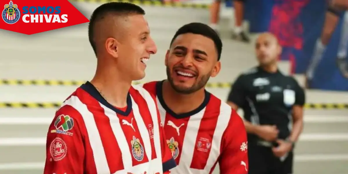 Roberto Alvarado y Alexis Vega en Chivas (Fuente: MEXSPORT)