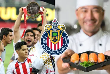 Se fue de Chivas por la puerta de atrás luego de fracasar, ahora se dedica a vender sushi.