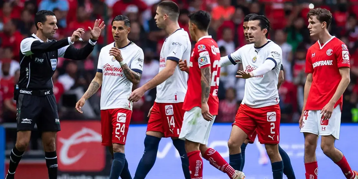 Sin los errores del arbitraje hoy Chivas podría estar en los primeros 3 lugares de la tabla.