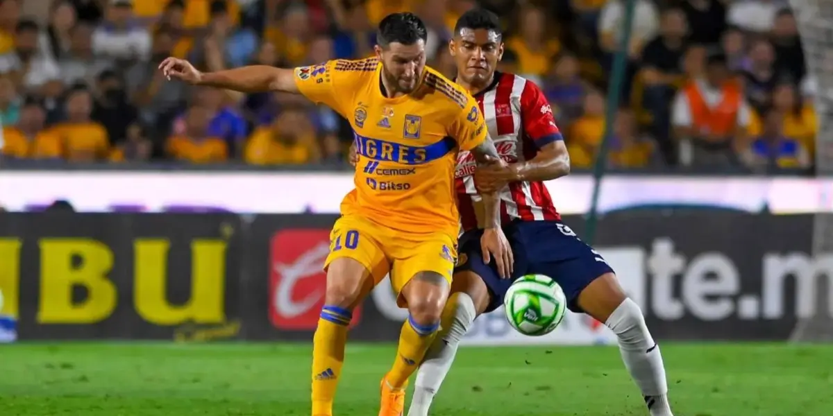 Tigres busca a un futbolista de Chivas para un posible reemplazo de Aquino | Foto: N+