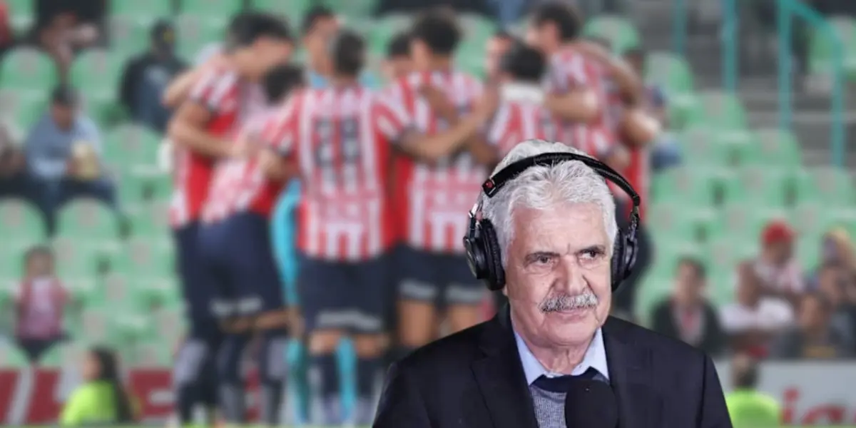 Tuca con jugadores de Chivas/FOTO: Pódium Deportes