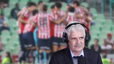 Tuca con jugadores de Chivas/FOTO: Pódium Deportes