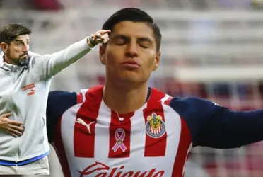 Unos minutos le bastaron a Ronaldo Cisneros para demostrarle su error a Paunovic