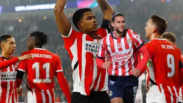 Vaquero con jugadores de PSV/FOTO: Excélsior