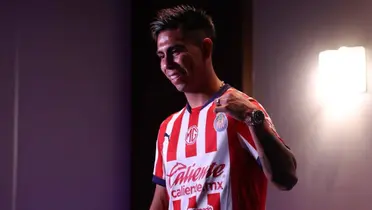 Efraín en presentación. Foto: Chivas