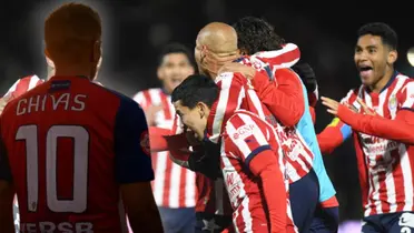 Jugadores de Chivas (Foto: MEXSPORT)